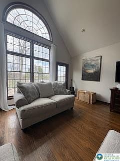 3rd image of 355 Washington Rd