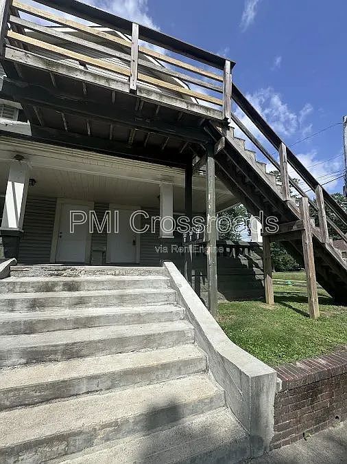 1st image of 470 Sumner St APT 1
