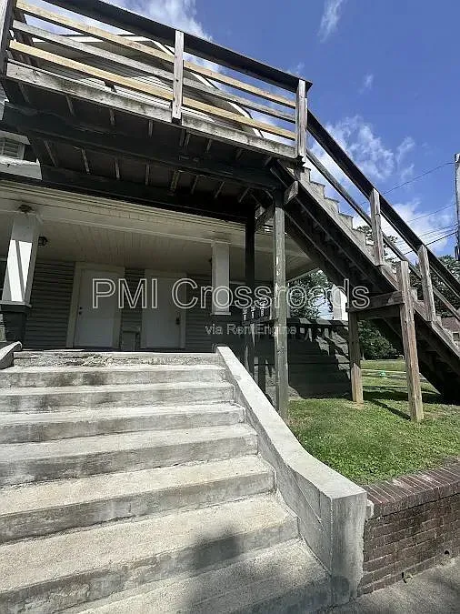 470 Sumner St #1