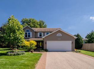 610 Winnebago Trl, Batavia, IL 60510