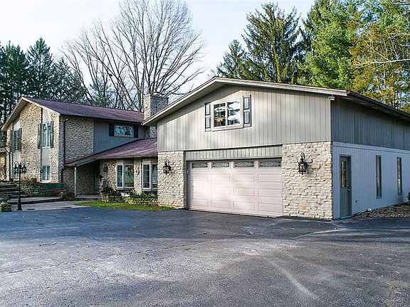 2nd image of 7 Crosstie Ln