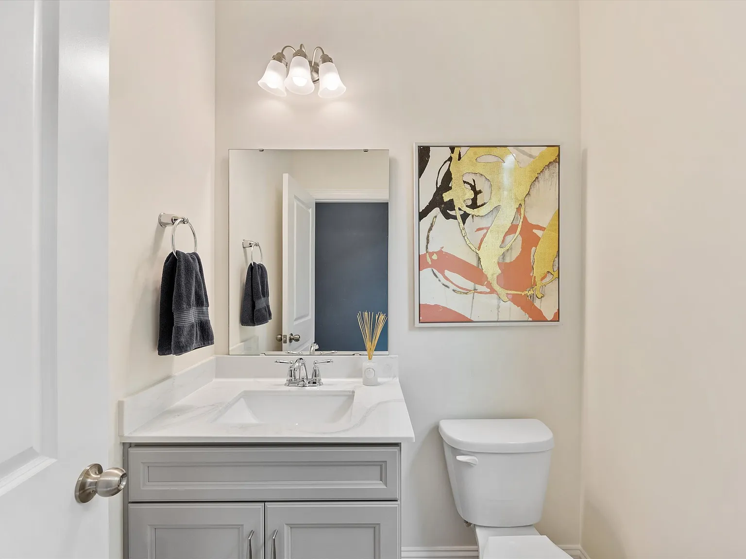 4 bed, 2813 sqft, $2,900 — Photo 3