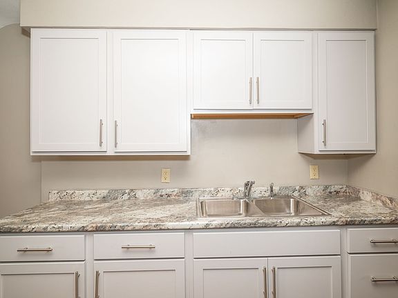 5th image of 2110 Rhomberg Ave #2110