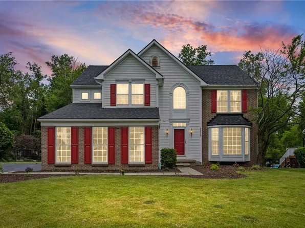 1310 Surrey Garden Way, Webster, NY 14580