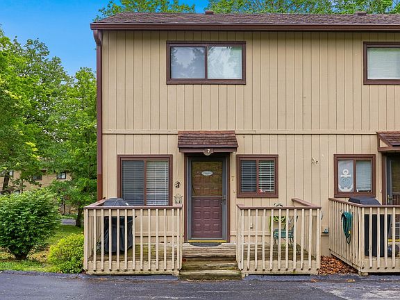3rd image of 1011 Hancock Cir #7