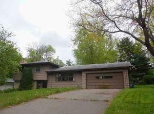 210 Rice Creek Ter NE, Fridley, MN 55432
