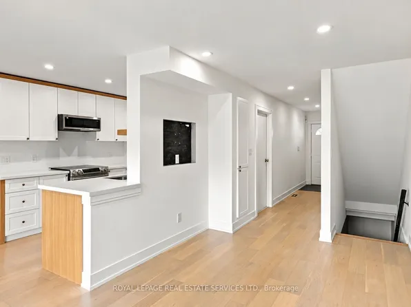 400 Mississauga Valley Blvd #53, Mississauga, ON L5A 3N6