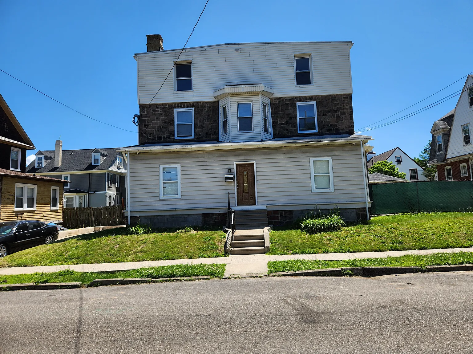 2 bed, 1000 sqft, $1,375 — Photo 2
