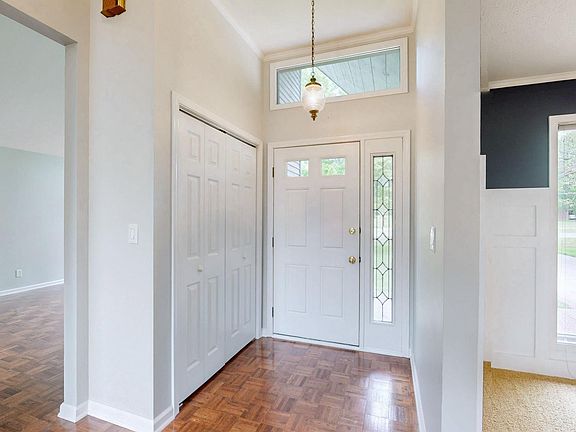 4th image of 201 Orchard View Dr