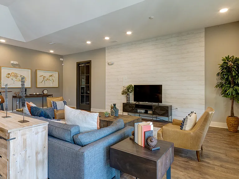 Residences of Long Branch — Photo 20