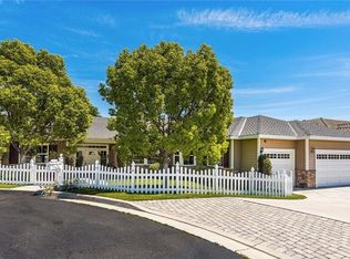 1542 Oakhill Ct, Santa Ana, CA 92705