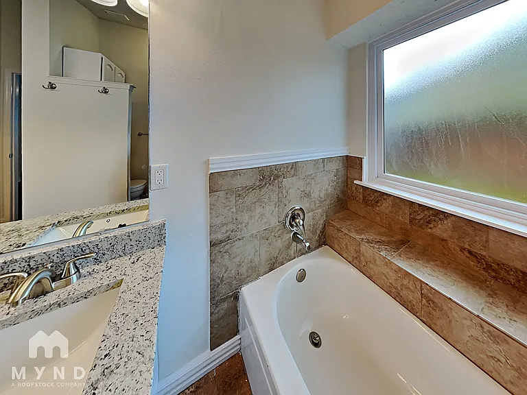 8704 Tigris Trl — Photo 9