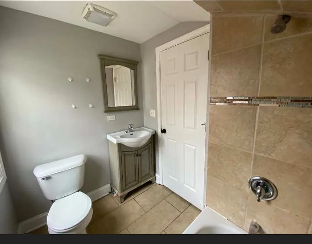 2 bed, 965 sqft, $2,300 — Photo 2