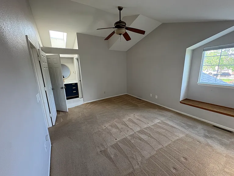 1370 Knollwood Way — Photo 11