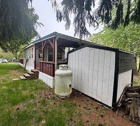 3rd image of 26/64 Woodhaven Dr E