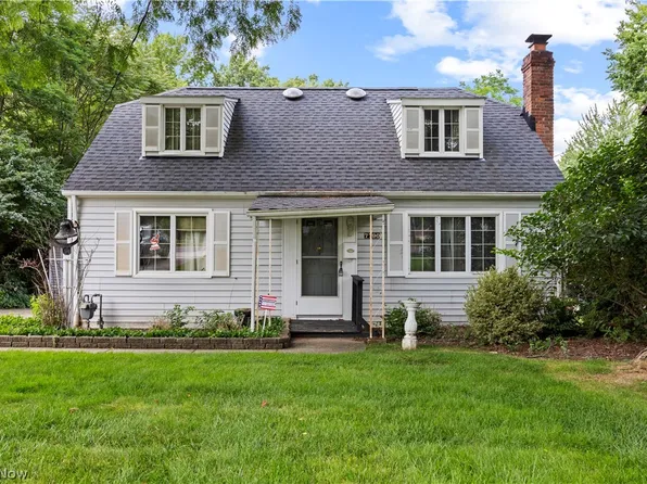 7790 Lewis Rd, Olmsted Falls, OH 44138