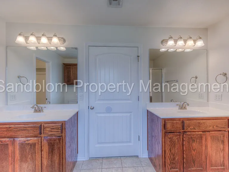 10418 S James St — Photo 14
