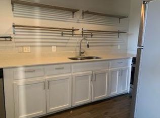 820 Houston St APT 102, Austin, TX 78756