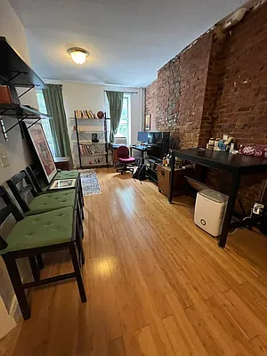 Rented by Delmark Realty LLC | media 26