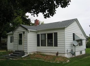 513 7th Ave, Clarence, IA 52216