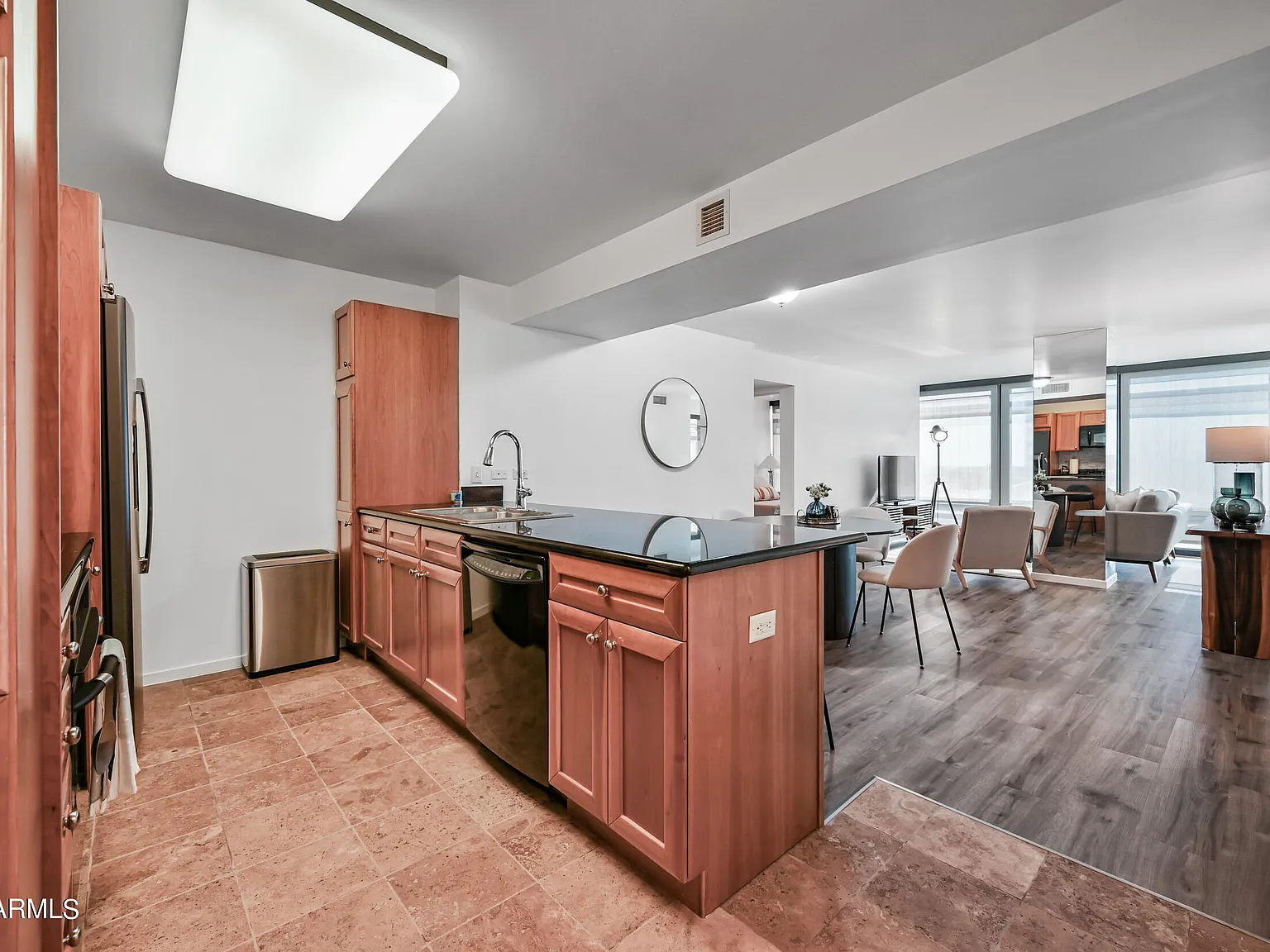 2 bed, 2.0 bath, 1089 sqft, $3,499 — Photo 2