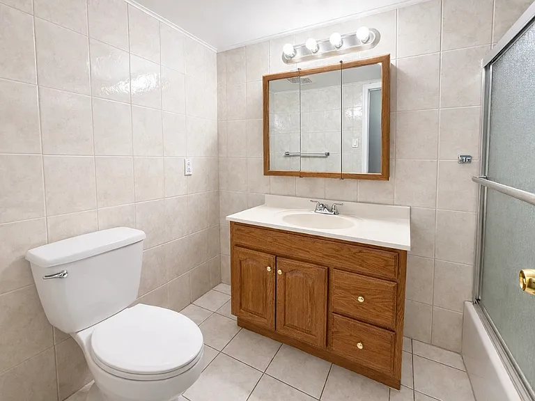 2538 Faunce St #A — Photo 10