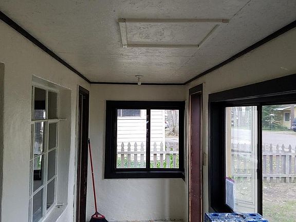 2nd image of 112 Pine St