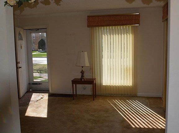2nd image of 1715 N Broadway Ave
