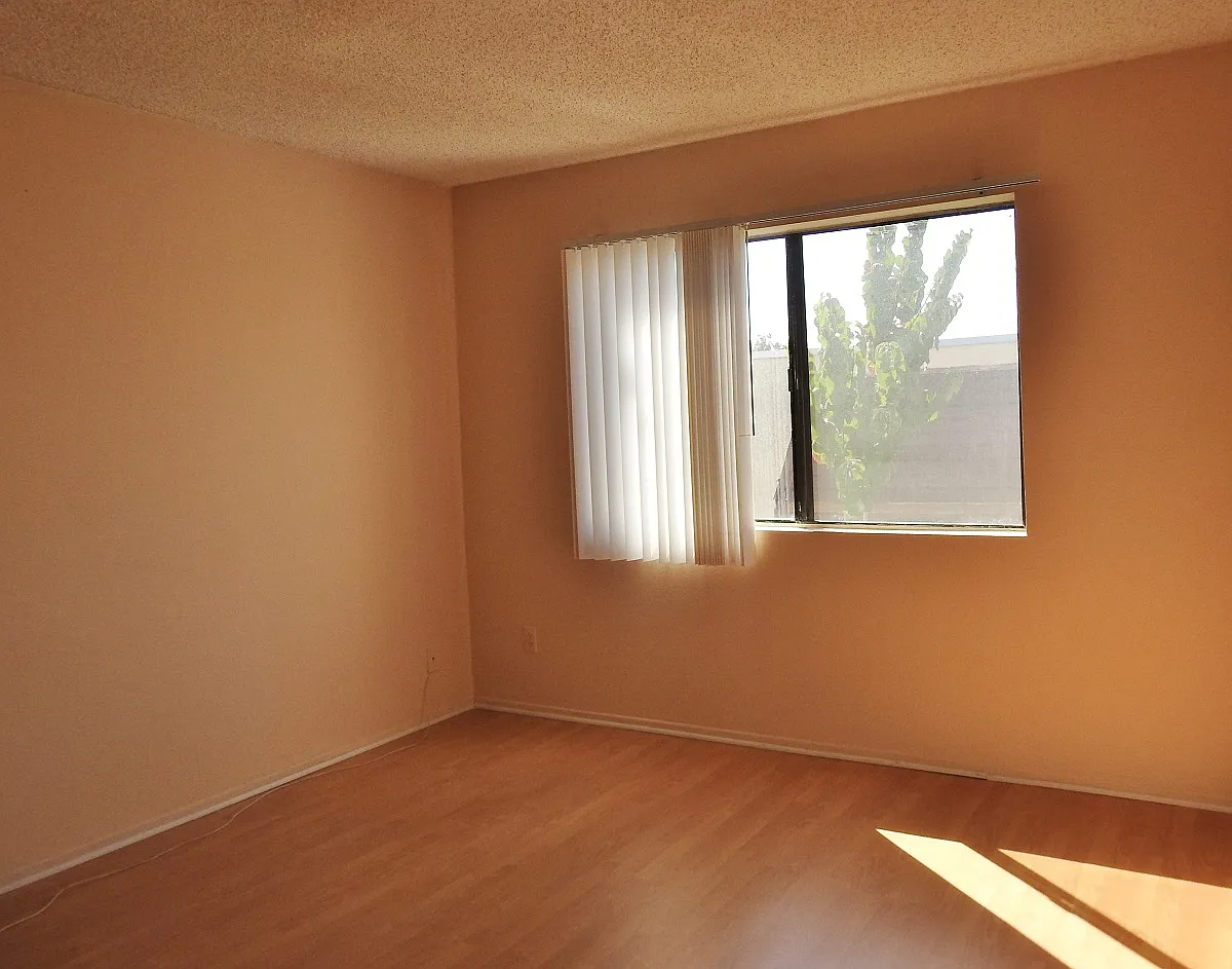 2 bed, 850 sqft, $2,700 — Photo 4