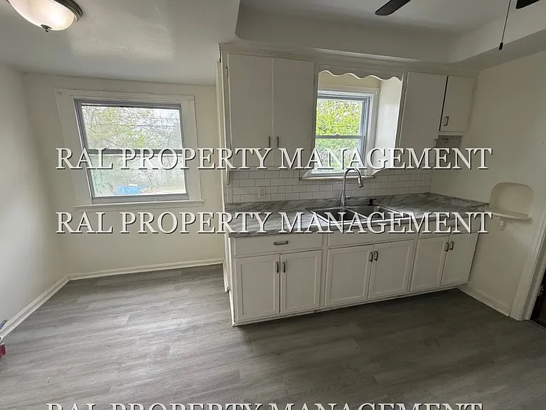 16115 Delrey Ave — Photo 3