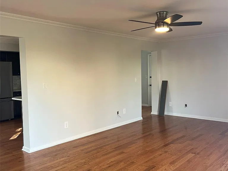 8 Marion Ave #6 — Photo 7