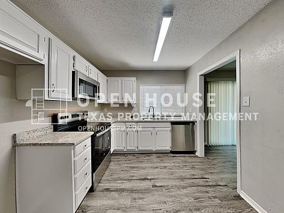 5th image of 1480 Saint Patrick Dr