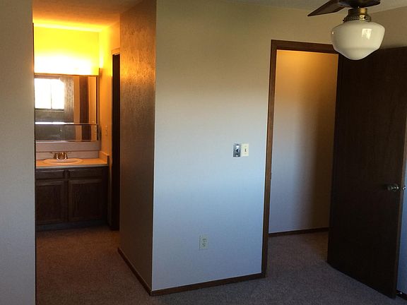 5th image of 695 Manhattan Dr APT 202
