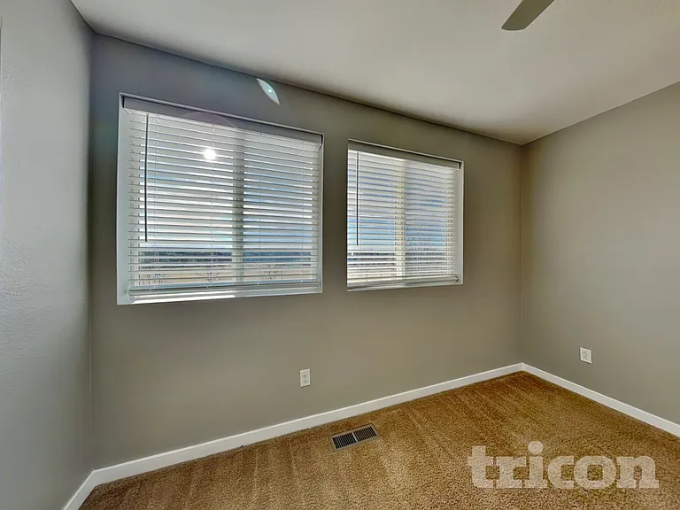 10239 Southlawn Cir — Photo 10