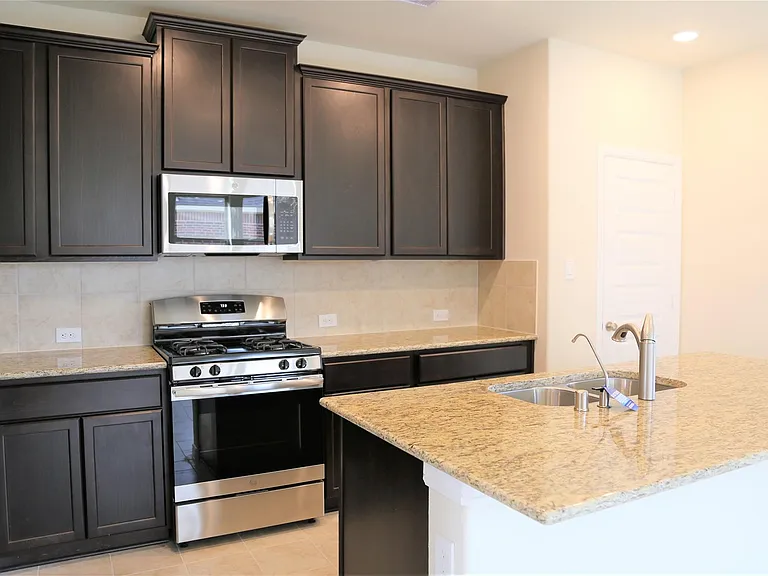 8139 Fairfield Manor Way — Photo 12