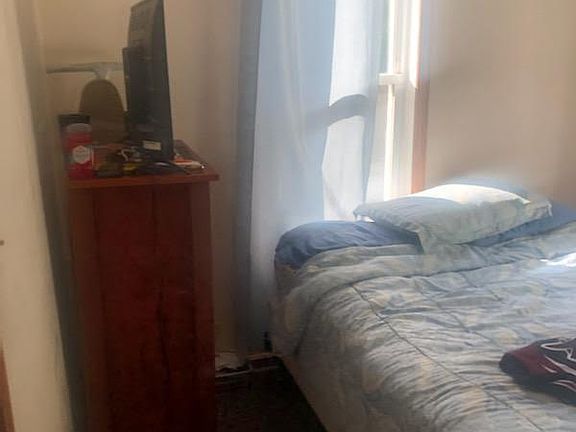 5th image of 903 E Crosier St #1