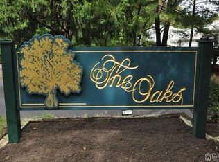 502 Timber Oaks Rd, Edison, NJ 08820