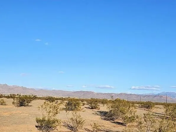 7737 W Diabase Dr, Golden Valley, AZ 86413