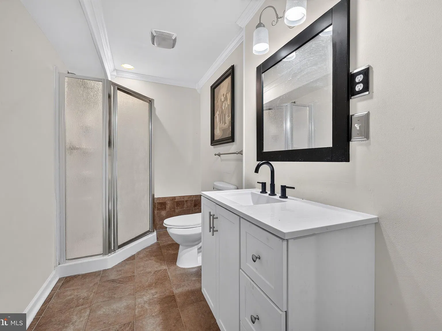 1 bed, 1.0 bath, 3803 sqft, $1,250 — Photo 3
