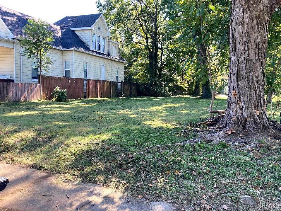 2nd image of 705 E Powell Ave