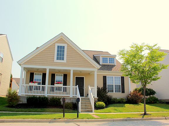 1078 Streamside / Large Front Porch
