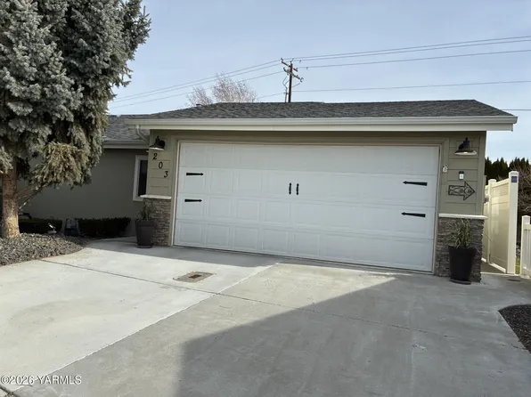 200 Bridle Way Unit 203, Yakima, WA 98901
