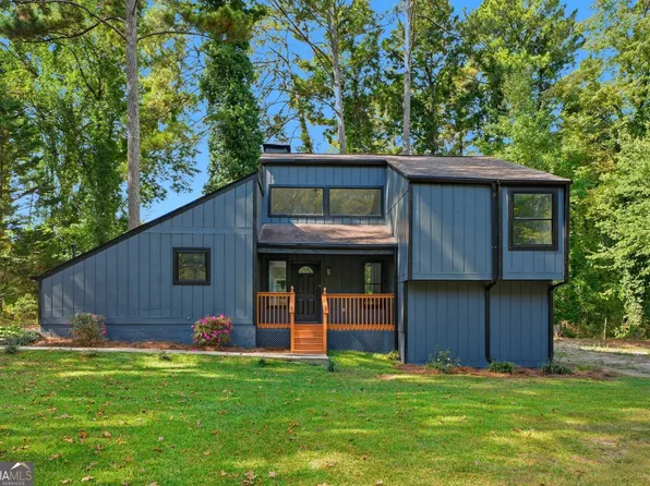 210 Rosewood Dr, Fayetteville, GA 30214