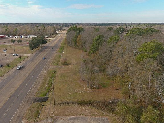 2nd image of 3104 S Lake Dr