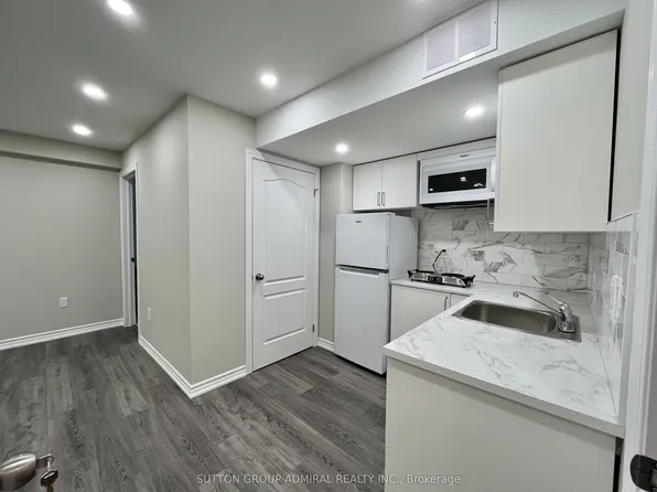 53 Matthewson Ave, Bradford West Gwillimbury, ON L3Z 0P3