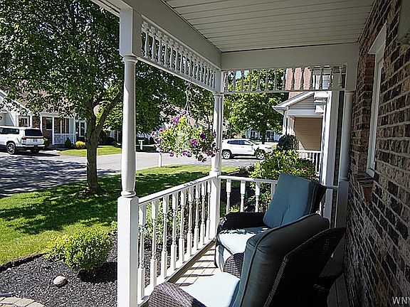 3rd image of 10 Sweet Bay Ln