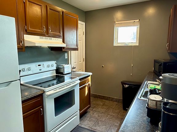 4th image of 606 N Grant St