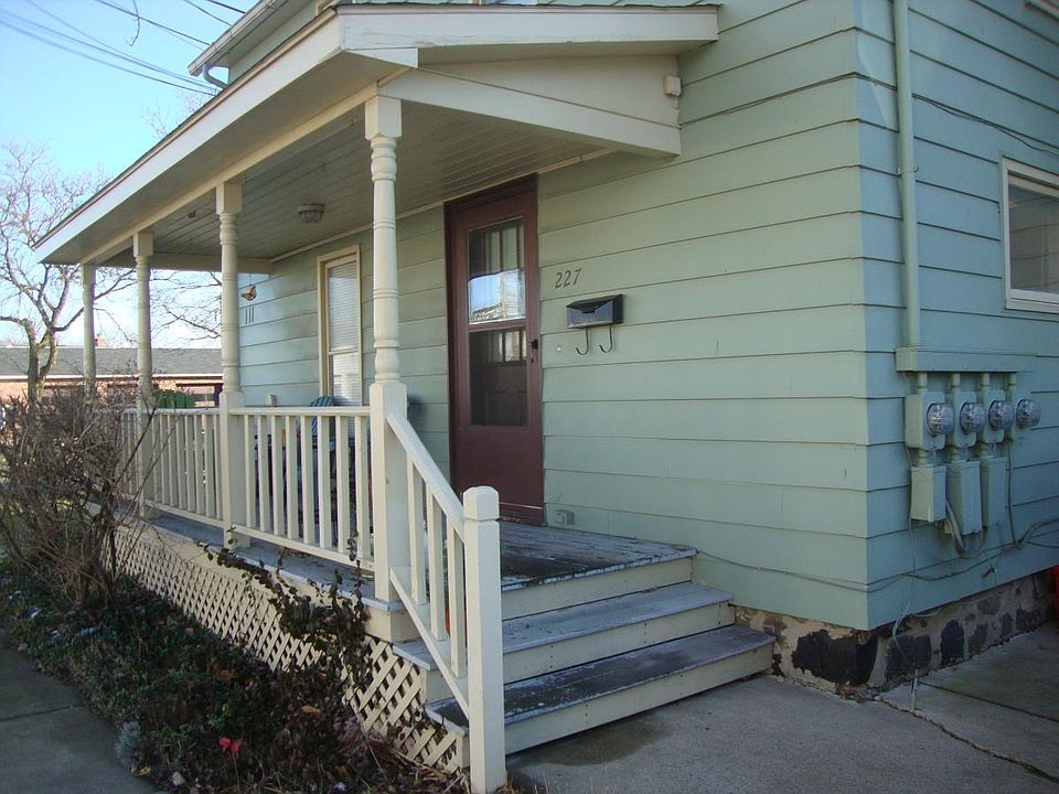 1st image of 227 W Pearl St