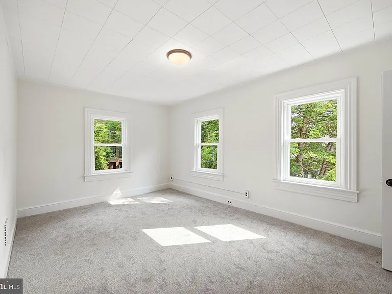 3 Willow St — Photo 11