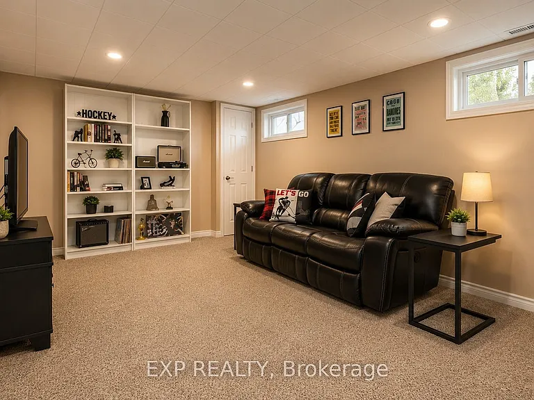33 Fairlawn Rd — Photo 35